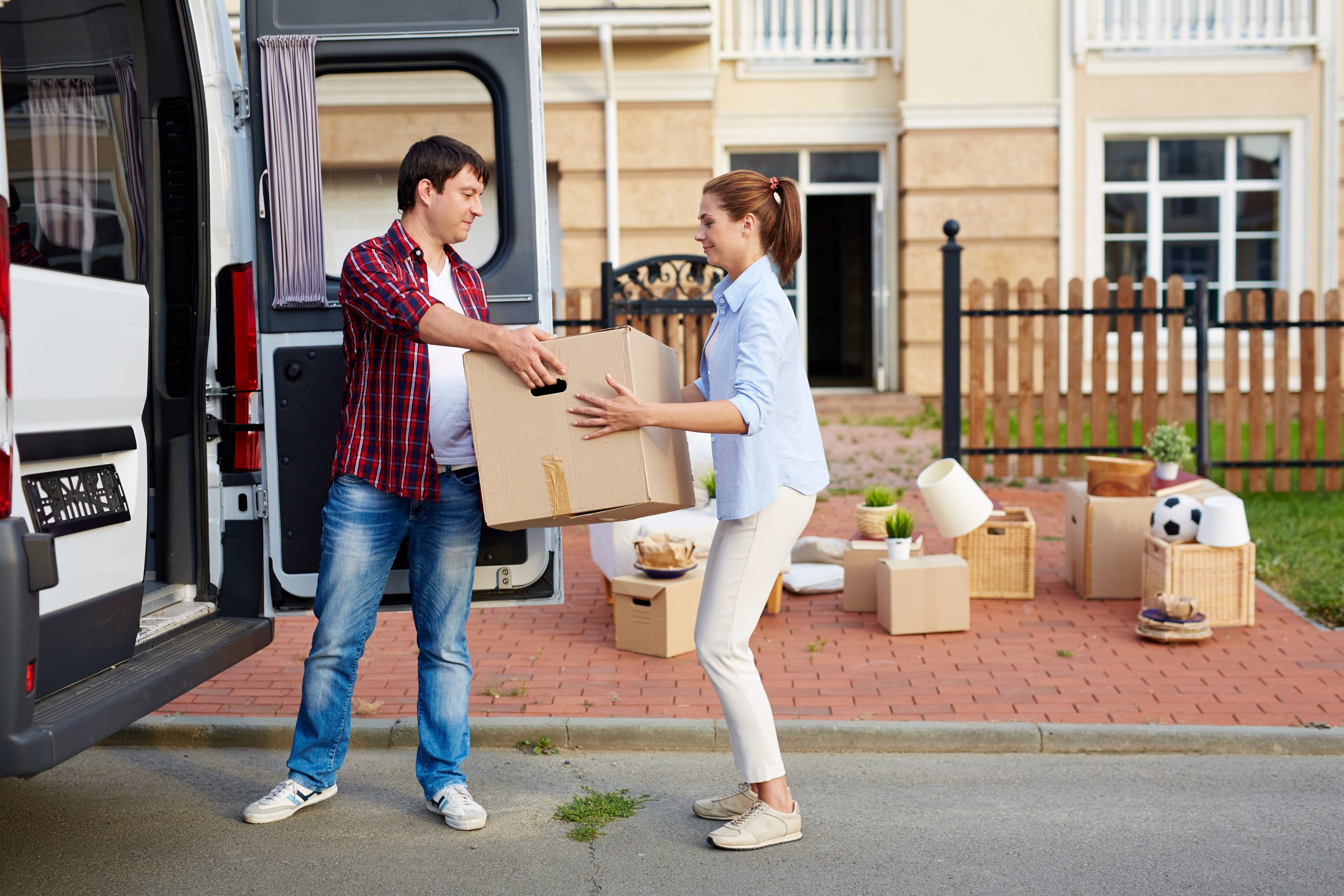 Read more about the article What’s the Best Time to Hire a Moving Company?